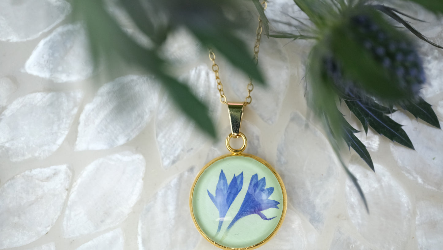 Medaillons mit Wildblüten und Edelstahlkette 16mm
