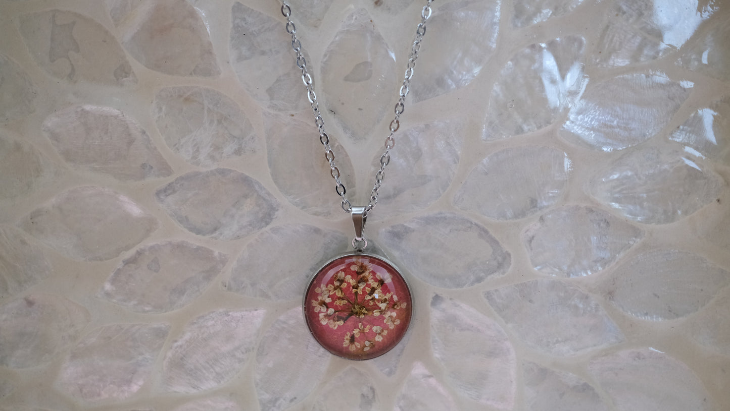Medaillons mit Wildblüten und Edelstahlkette 16mm