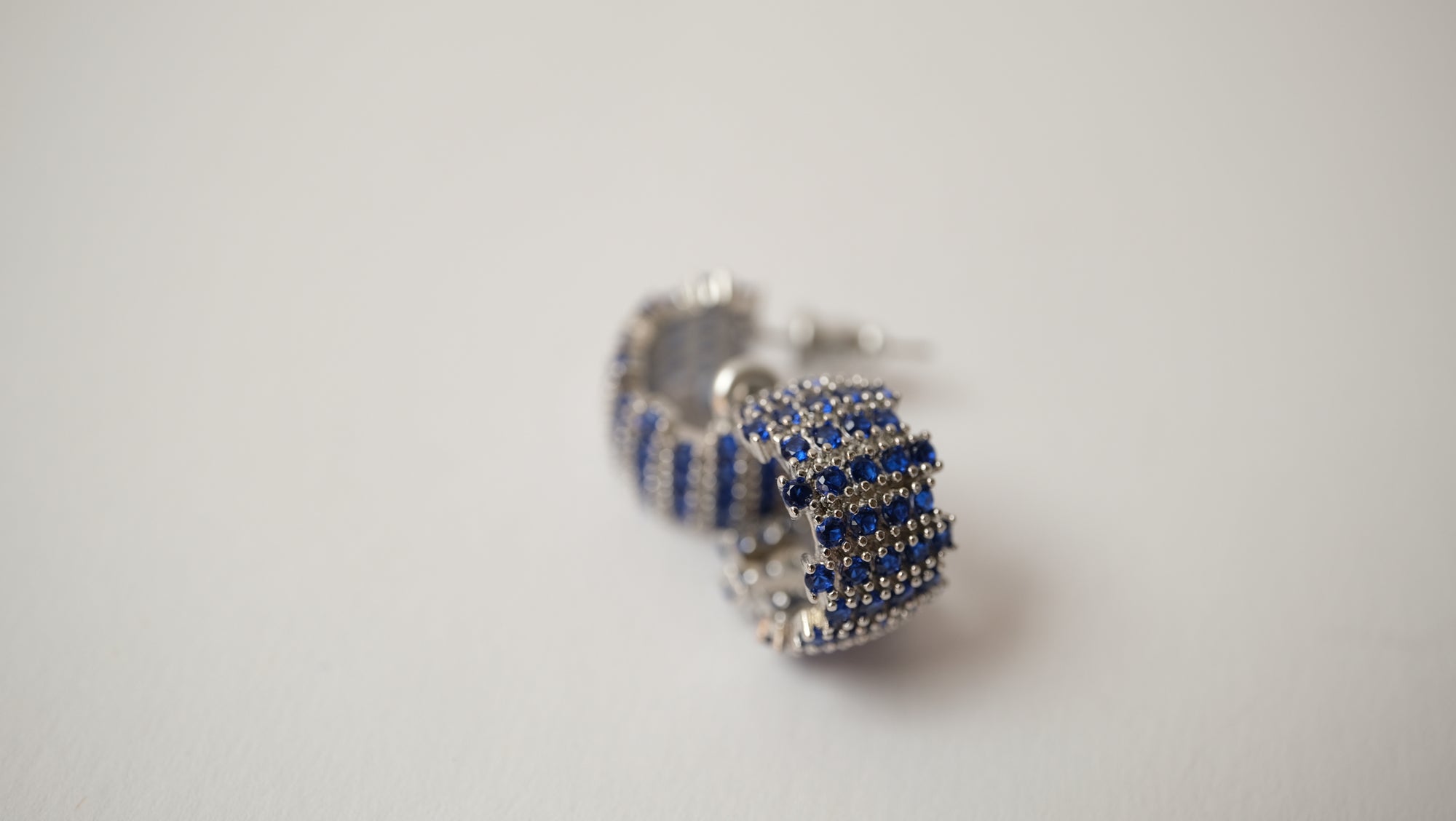Mikrogepflasterte Hoops