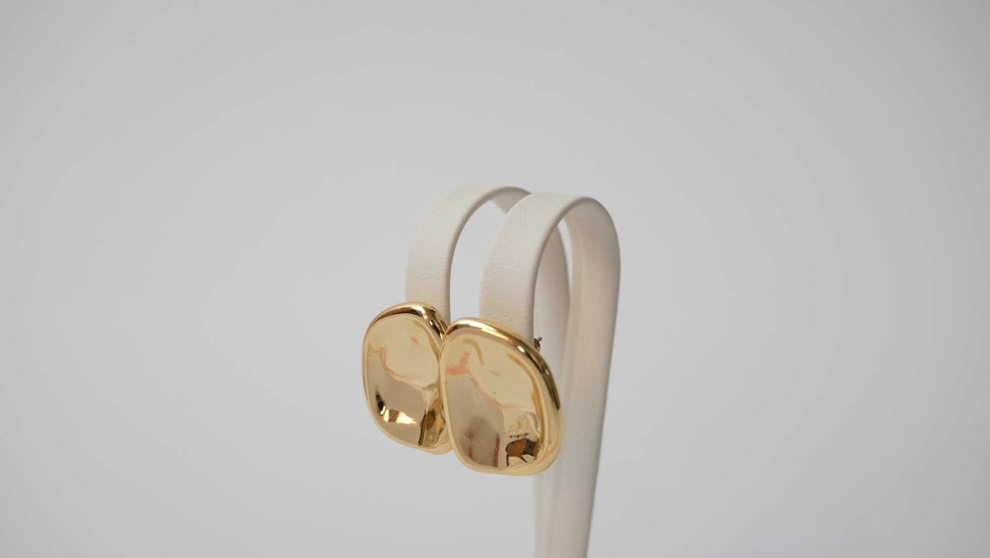 Ohrstecker im Button Look aus Gold und Silber
