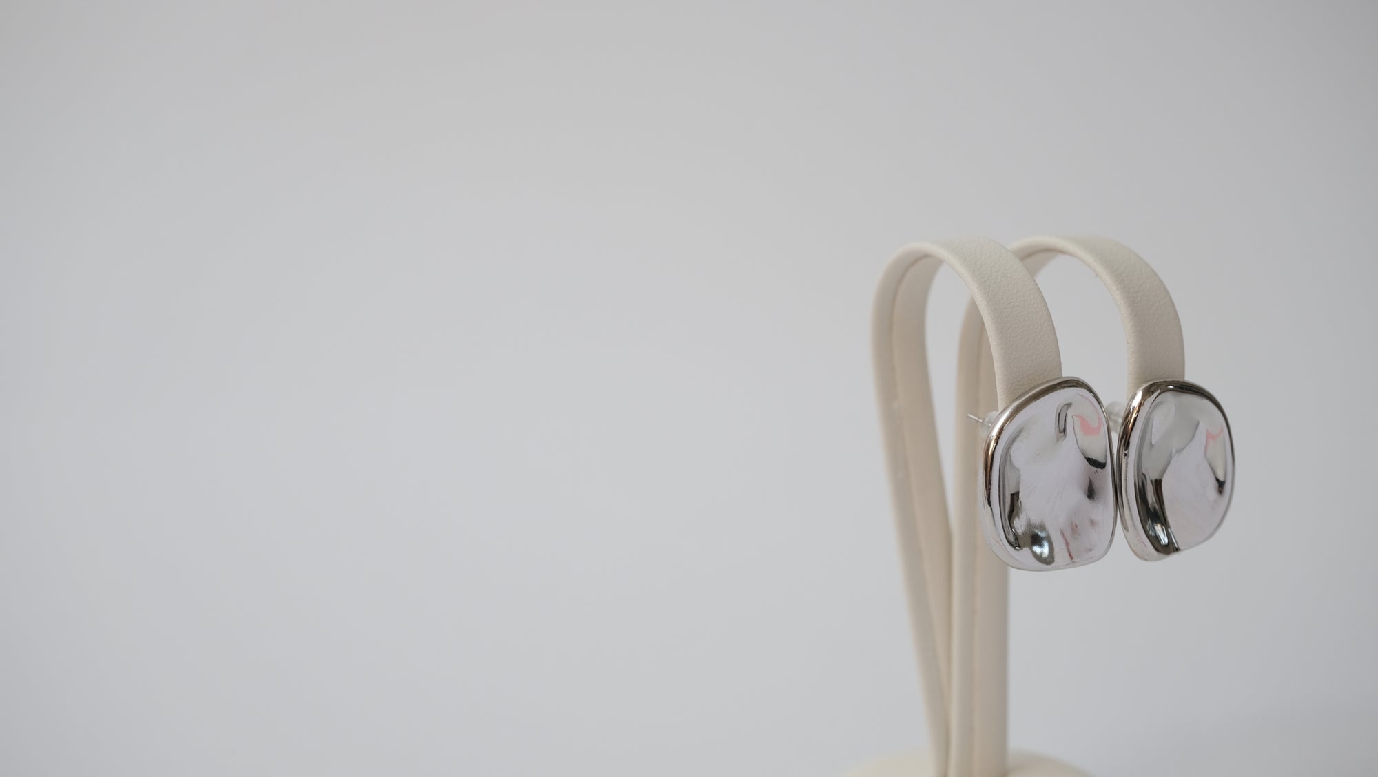 Ohrstecker im Button Look aus Gold und Silber