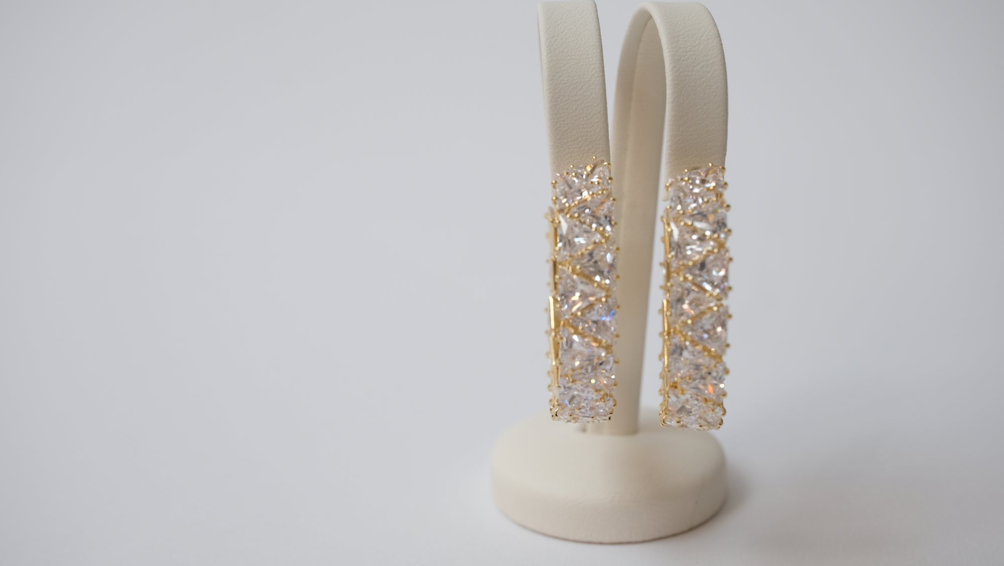Hoops in Diamantoptik in Farbe Gold und Silber