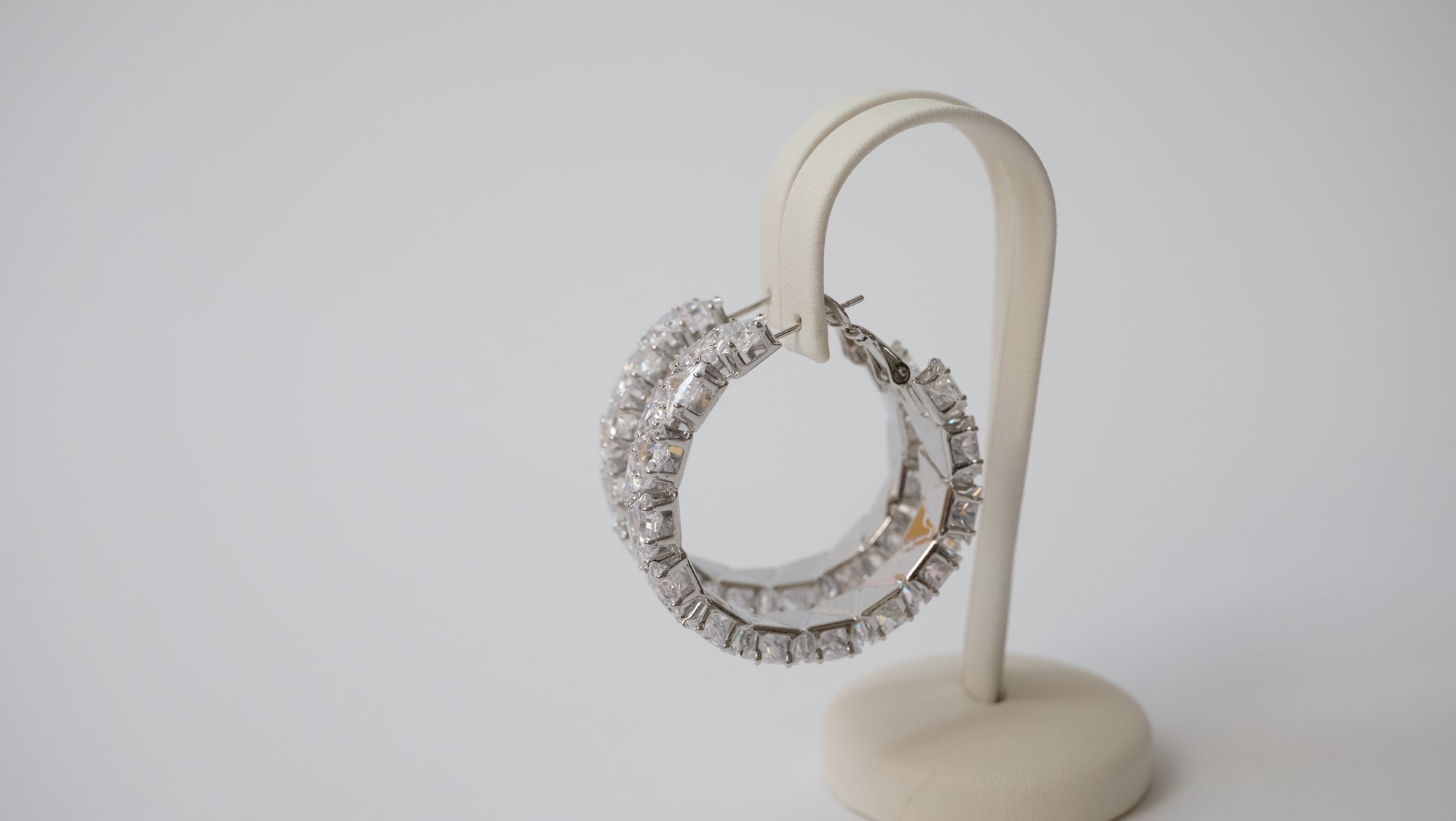 Hoops in Diamantoptik in Farbe Gold und Silber