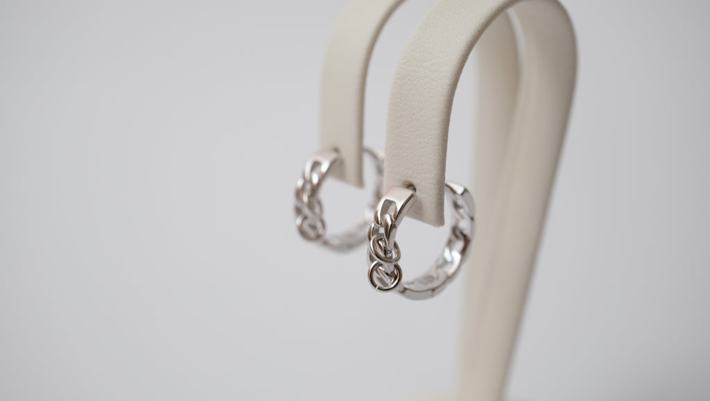 Hoops aus Silber mit einzigartigem Design