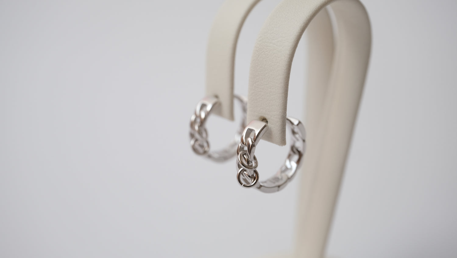 Hoops aus Silber mit einzigartigem Design