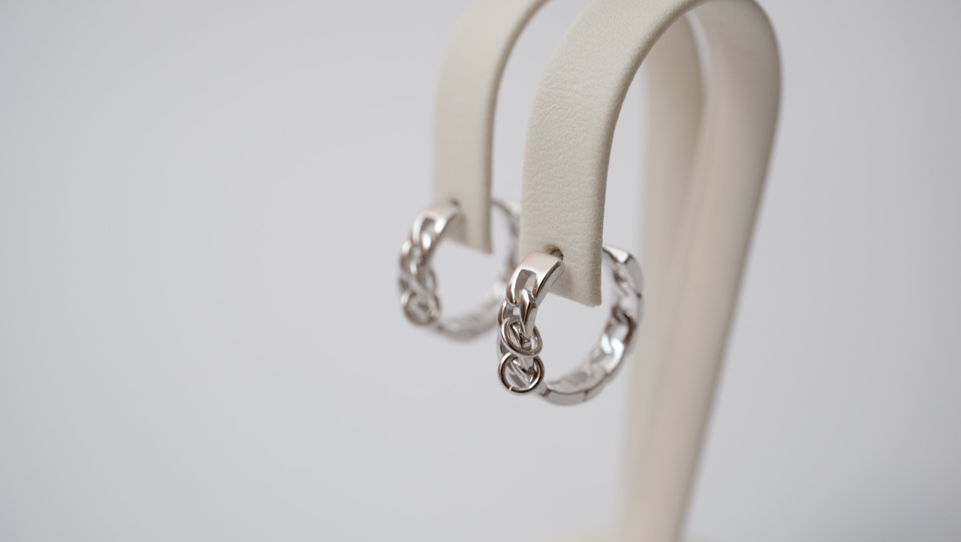 Hoops aus Silber mit einzigartigem Design