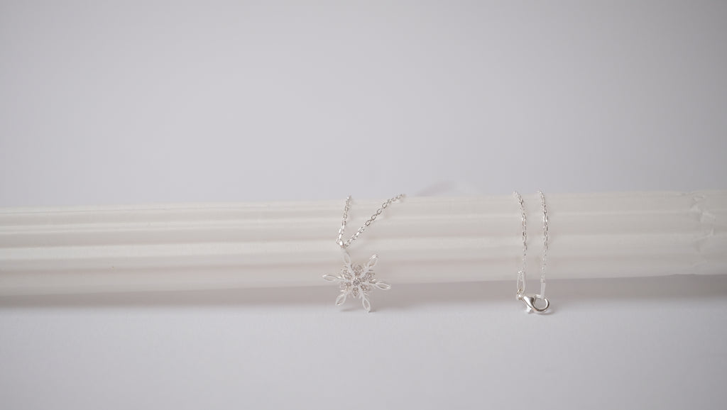 Misty Kette mit geheimnisvollem Charme