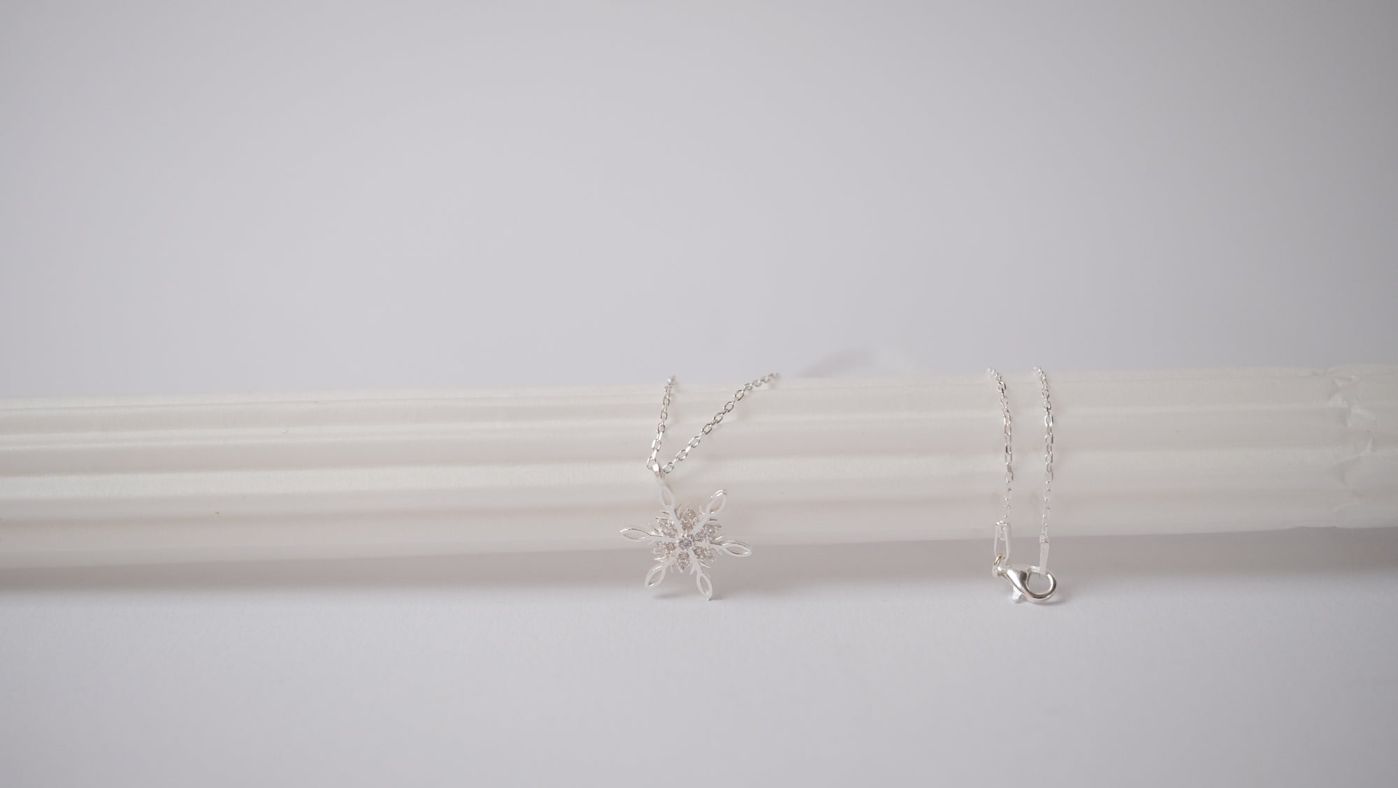 Misty Kette mit geheimnisvollem Charme