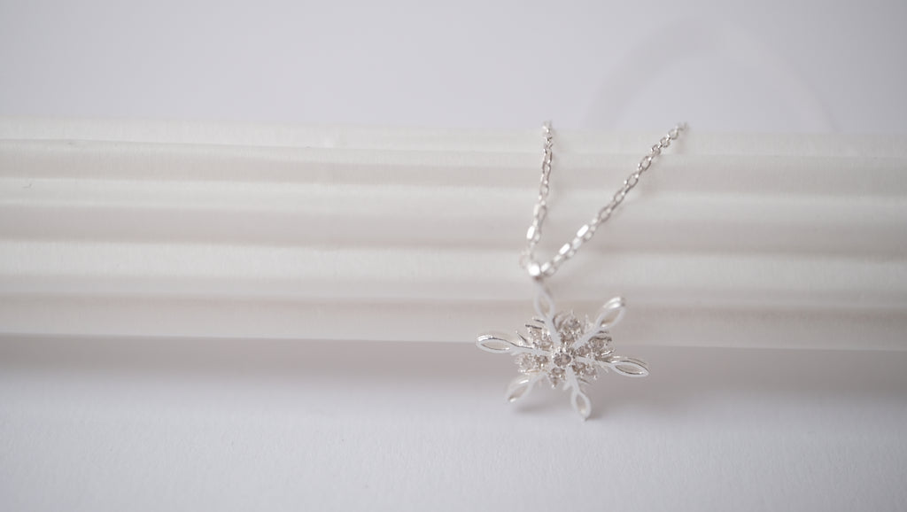 Misty Kette mit geheimnisvollem Charme