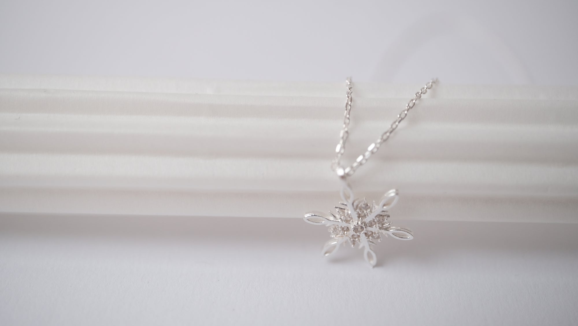 Misty Kette mit geheimnisvollem Charme