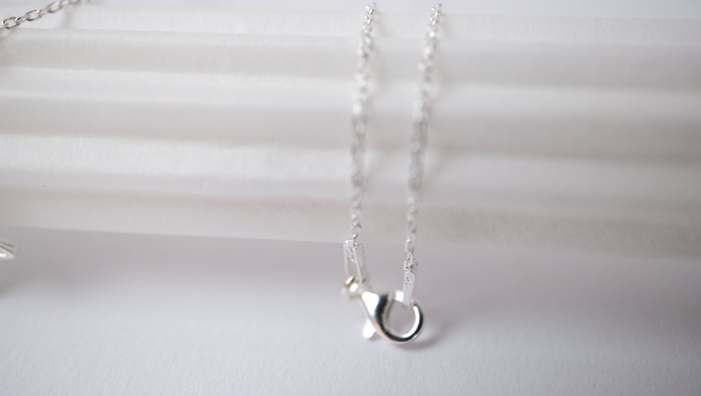 Misty Kette mit geheimnisvollem Charme