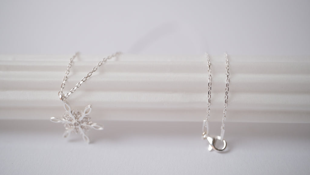 Misty Kette mit geheimnisvollem Charme