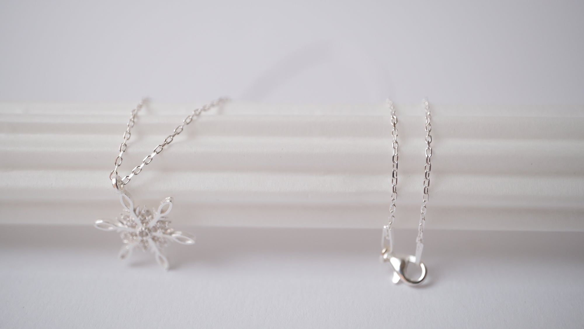 Misty Kette mit geheimnisvollem Charme