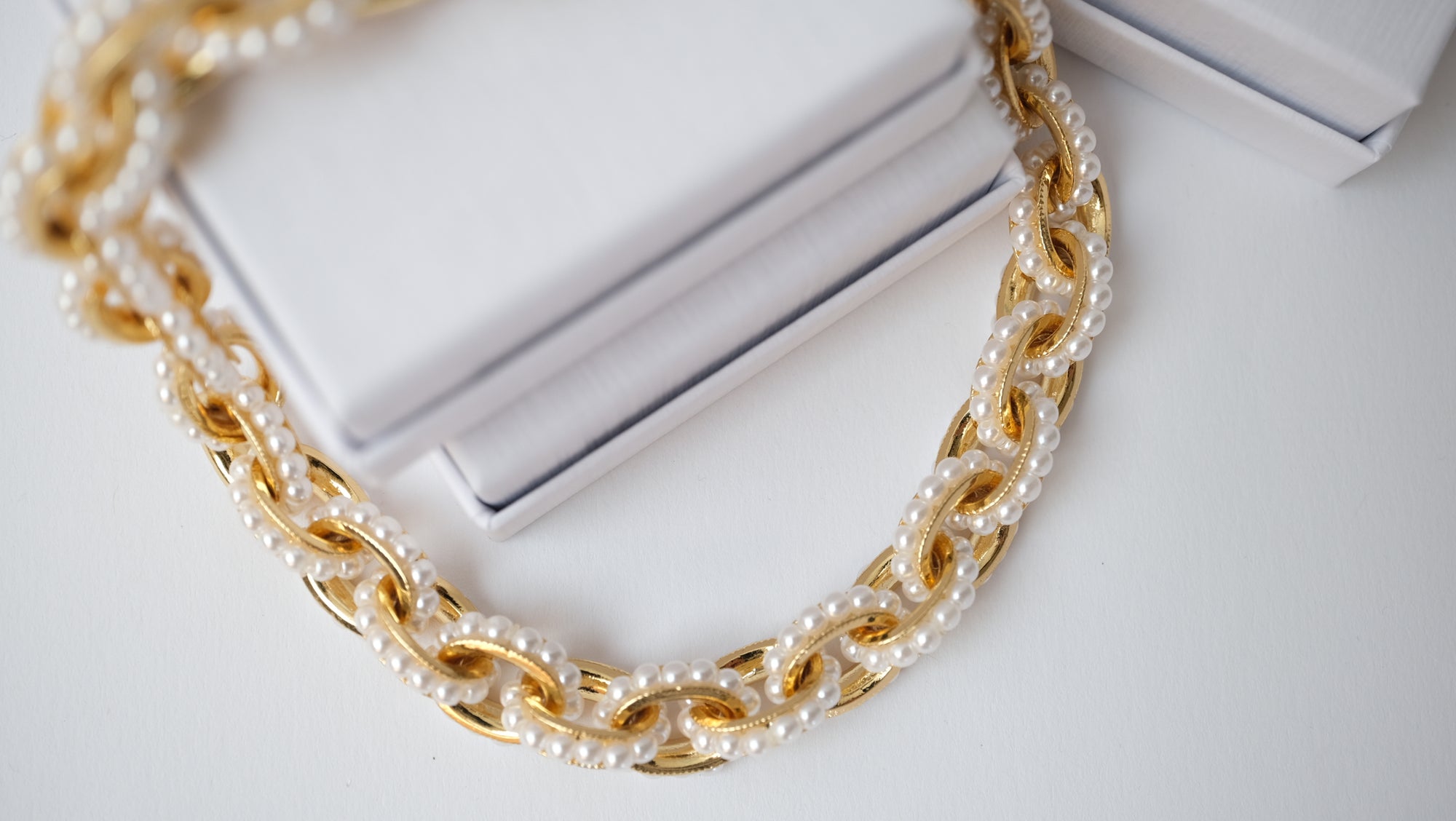 Perlenkette im Vintage-Stil