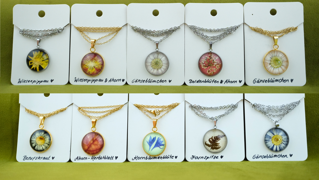 Medaillons mit Wildblüten und  Edelstahlkette 16mm
