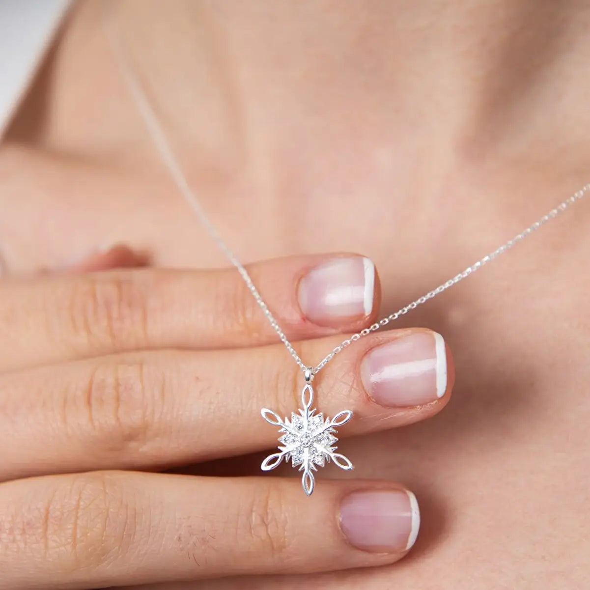 Misty Kette mit geheimnisvollem Charme
