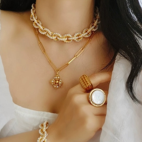 Perlenkette im Vintage-Stil